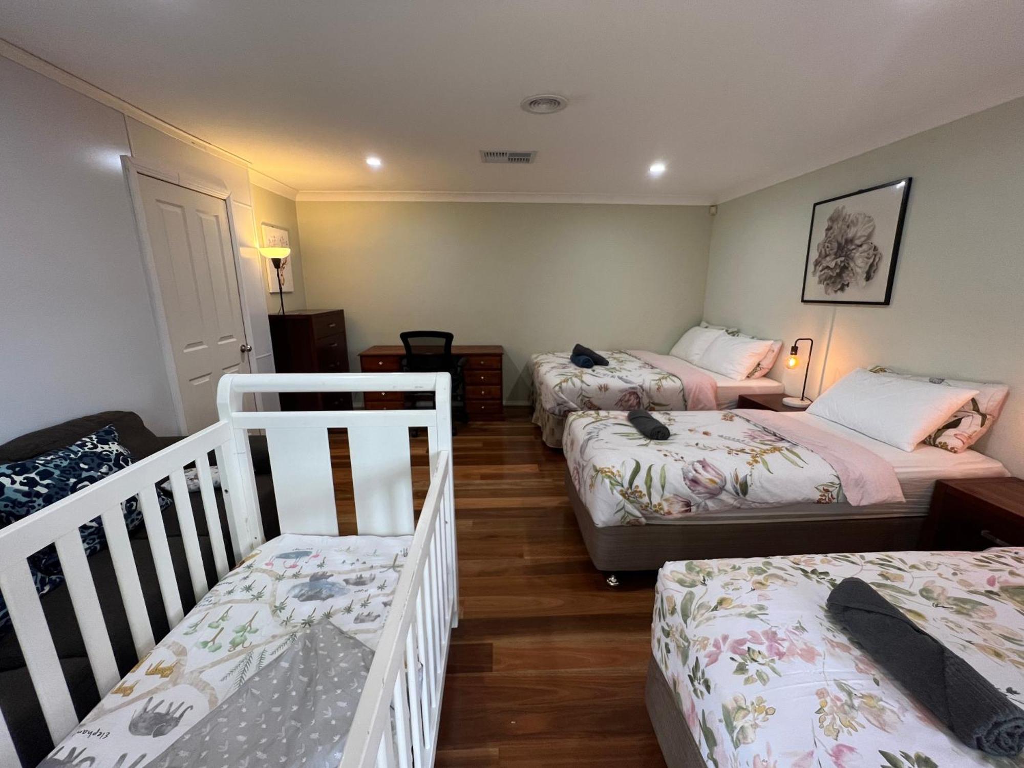 Spacious 6 Bedroom Holiday Home 15 Min Away From Melbourne Airport Sydenham Exterior foto